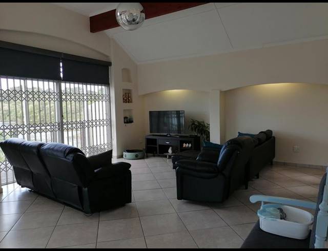 4 BEDROOM TOWNHOUSE FOR SALE IN MEER EN SEE